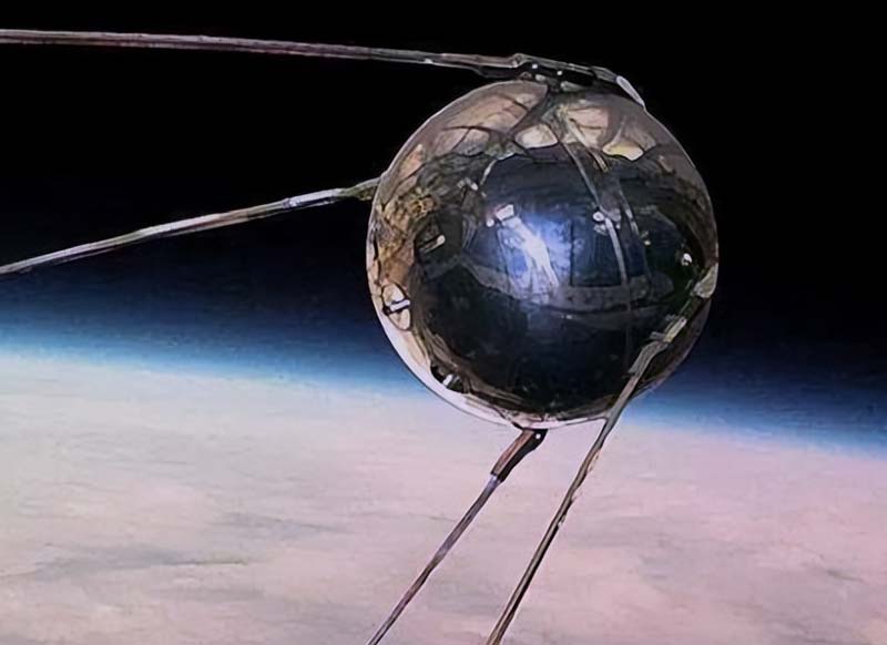  详细介绍空间探索与太空旅游，并说明现阶段取得的成果
